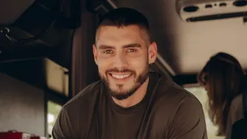 Колишній Квіткової Добринін показав свій метод схуднення: «‎От вам і перші в житті танці»