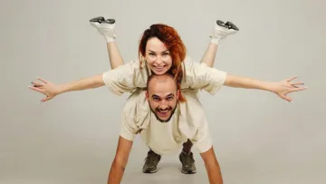 Зірка «Дизель шоу» показала, що робить з коханим, коли чекає гостей на каву: кумедне відео з акторкою