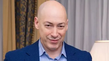 Дмитро Гордон привітав українців з Новим роком ретро-світлиною: таким журналіста ви могли й не бачити