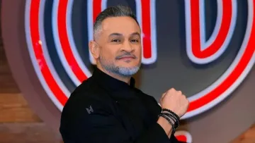 Солодка валентинка: Ектор Хіменес-Браво показав простий рецепт святкового рулету