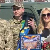 «Тепер автографи залишаю на автівках»: Федишин продовжила допомагати ЗСУ і показала нову зустріч з захисниками