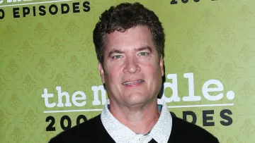 Помер зірковий актор з серіалу «‎Друзі»: відома причина смерті знаменитості у 60 років