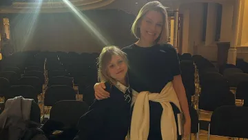 «Гомін» у Лондоні: Ольга Фреймут із донькою порозважались на концерті українського хору – реакція мережі