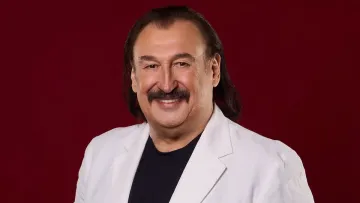 «Ми з тобою зберемо НСК «Олімпійський»: турменеджер Степана Гіги розповів про найбільшу мрію артиста