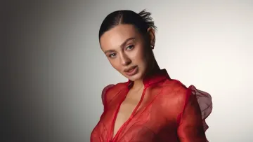 «Так буде з кожним»: зірка «Холостяка» показала, як тягала пса за шкуру, і нарвалася на гнів зоозахисників