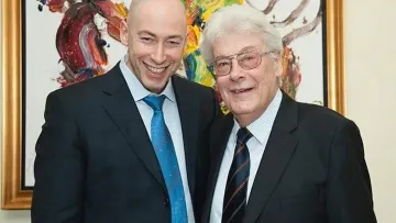 «Все і всіх зарядив»: Гордон виклав фото з російським екстрасенсом, якого багато хто вважає шарлатаном