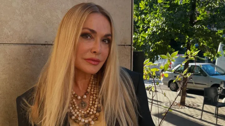 «Я готова цілувати каштани»: Ольга Сумська про обстріли Києва, містичний зв’язок з батьками та свій випускний