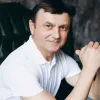 «Машина дир-дир...»: культовий український актор дубляжу відтворив знамениту сцену з «Поліцейської академії»