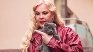 «Чоловік не крав, а заробив своєю працею»: Камалія показала розкішний заміський будинок 