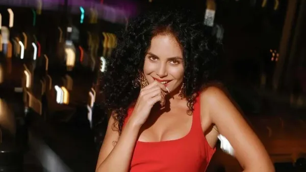 «Ніколи не втрачайте вогонь в очах»: Настя Каменських презентувала пісню Fuego та незвичайний кліп