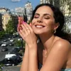 Настя Каменських в обтягуючій сукні показала струнку фігуру: як сьогодні виглядає дружина Потапа