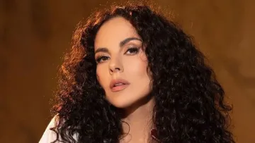 Каменських приголомшила мережу: пікантне селфі у відвертому чорному купальнику