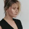«Я мов картина Далі, а ти малюнок на вікні»: співачка KOLA випустила оригінальний відеотизер нової пісні