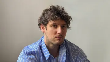 «Настільки не сподобався концерт?»: син Дмитра Коляденка показав, як невідомі пошкодили його автомобіль - фото