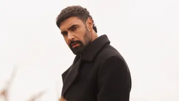 «Брови опускалися»: Козловський зізнався, що колов ботокс і тікав від прихильників – відверта заява співака