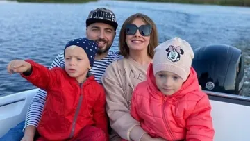 «Я вже була за кордоном»: Олена Кравець розповіла, чи збирається з дітьми виїжджати з України