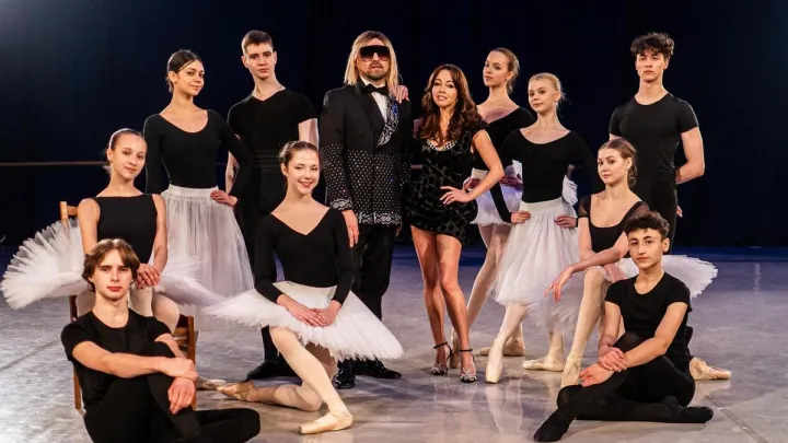 «Я рад, що Катя погодилася»: Катерина Кухар знялася в кліпі артиста, якого називають клоном Олега Винника