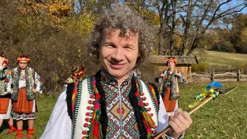 «Майже в окопі»: популярний співак Олександр Кварта долучився до лав ЗСУ та записав звернення до шанувальників