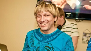 «Москва – це басейн з кислотою»: зірка 90-х Лері Вінн розповів, як ставиться до Пугачової та Крутого