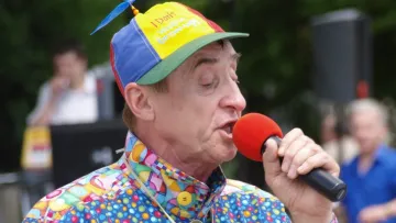 Левко Дурко святкує 75 років: як «пісенний клоун» став легендою української сцени