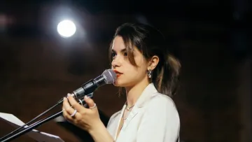 Скандал у мережі: відома поетеса назвала військову «куркою‎» через допис про блогерку Юлію Вербу