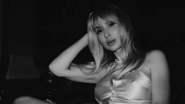«Закінчую і відпускаю»: Лобода зачарувала підписників спокусливим фото зі зйомок