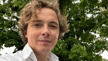 «Золотко, ти найкраща»: письменник Андрій Любка розповів, чому підписує книги замовникам потайки від дружини 