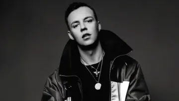 Підтримка України закінчилася: відомий репер несподівано отримав російський паспорт