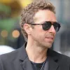 Фронтмен Coldplay Кріс Мартін відреагував вірусне відео про зраду на концерті гурту: попереджає про камери