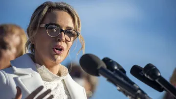 Мілано розповіла про психічний розлад після пологів: як зірка серіалу «Всі жінки відьми» потрапила до лікарні