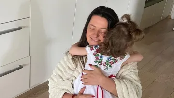 Могилевська показала нові фото з донькою, зізнавшись у курйозній ситуації: «Дівчата такі дівчата‎»