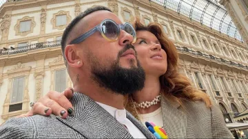 Секрети щастя MONATIK: дружина зірки показала, який вигляд мають підрослі сини співака