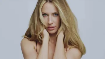 «Не шукає схвалення»: телеведуча Нікітюк знялася у відвертій рекламі білизни – відео