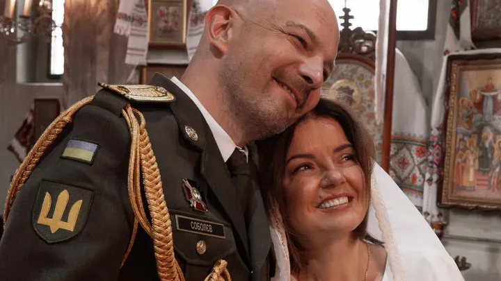 Після 16 років шлюбу: Марічка Падалко пішла під вінець у сукні від ALONA CINI
