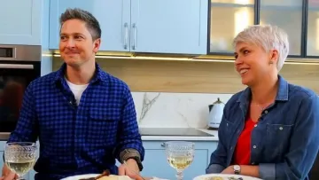 «Від бабусі моєї дружини»: Олександр Педан розкрив сімейний рецепт качки з вишневою настоянкою