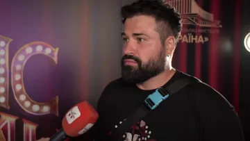 «Намагаюся робити, що від мене залежить»: фіналіст Х-фактора Ткаченко вперше за два роки вийшов на публіку 