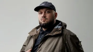 «Читаю новини і трохи варений»: репер Kyivstoner відреагував на повідомлення про замах на нього у Польщі