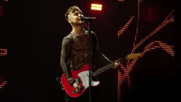 Пивоваров згадав минуле, розплакався на сцені і зробив шляхетний жест: «‎Через 13 років запроси мене»