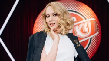Секс у літаку, стягуючі трусики та вихід на сцену «під шафе»: Полякова відверто відповіла на пікантні питання