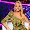 «Дивлюся на вас – і хочу жінку»: Оля Полякова ошелешила фанатів палким відео під дощем