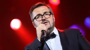 Олександр Пономарьов привітав сина з днем народження дитячими фото: як зараз виглядає юнак