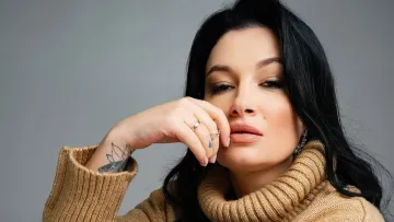 Співачка Анастасія Приходько запитала фанатів, якою мовою їй заспівати: серед варіантів є «київська»