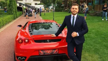 Григорій Решетнік поскаржився на стан київських доріг: зірковий ведучий записав кумедне відео