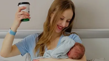 Зіркова акторка Сагайдачна втретє стала мамою: зворушливе фото з новонародженим сином