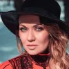 Анна Саліванчук позує в білій сукні на пляжі: що порадила підписникам зірка «Одного разу під Полтавою»