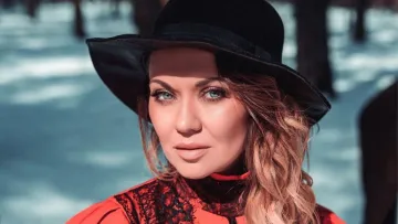 Анна Саліванчук позує в білій сукні на пляжі: що порадила підписникам зірка «Одного разу під Полтавою»