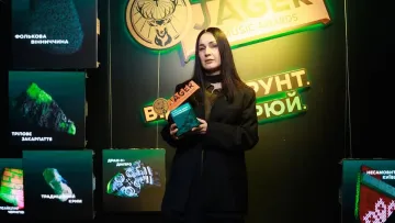 Саша Кольцова відзначає День народження: чим відома фронтвумен гурту «Крихітка» та авторка дитячих книг 