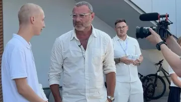 «Ми щиро вдячні»: зірка Голлівуду Лієв Шрайбер прибув до Києва до тяжкохворих дітей