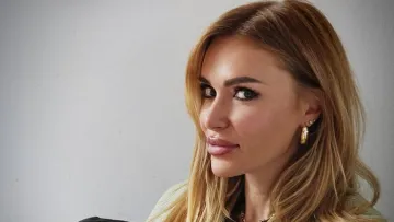 «Не треба пояснювати на пальцях»: Слава Камінська порівняла українських та європейських майстрів б'юті-сфери