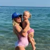 Вагітність – відпочинку не перешкода: СолоХа на восьмому місяці показала фото з моря з двома своїми доньками
